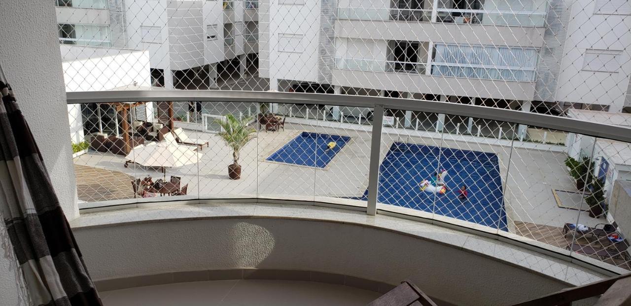 Apartamento Frente Para A Piscina A Uma Quadra Da Praia Флорианополис Экстерьер фото