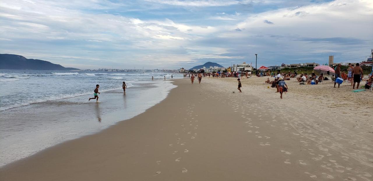 Apartamento Frente Para A Piscina A Uma Quadra Da Praia Флорианополис Экстерьер фото